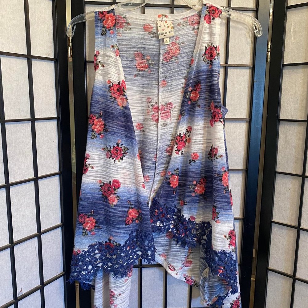 EUC Belle Du Jour Floral Vest Size large